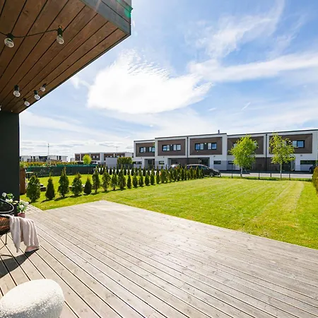 Lejlighed Family-friendly 3-bedroom Close To Sea