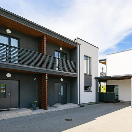 Family-friendly 3-bedroom Close To Sea Lubja